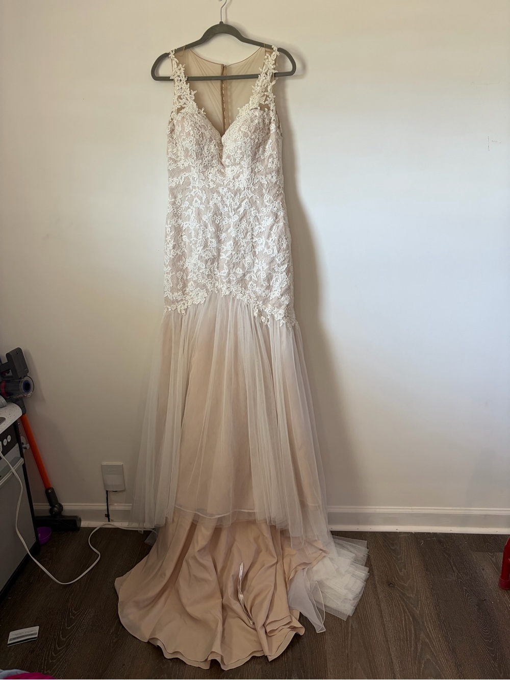 NEW Galina Signature SWG723 beaded Venice lace trumpet wedding dress size 12